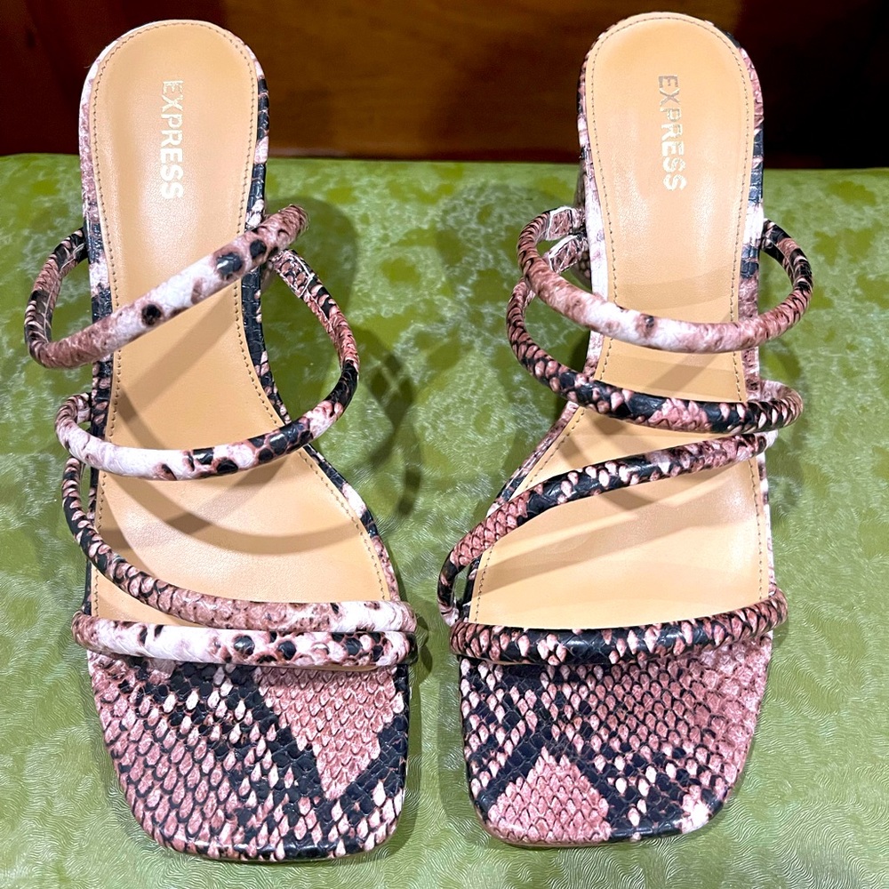 Express Sandals 👡